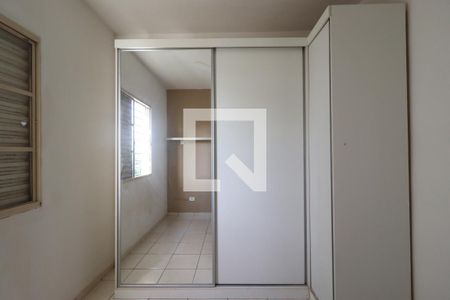 Quarto 2 de apartamento para alugar com 2 quartos, 45m² em Jardim Interlagos, Ribeirão Preto