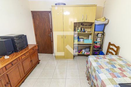 Quarto 2 de casa à venda com 6 quartos, 230m² em Vila Canero, São Paulo