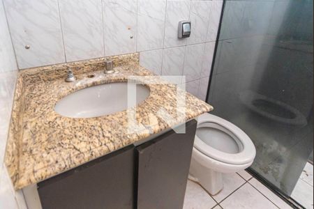 Banheiro Social de casa à venda com 2 quartos, 145m² em Baeta Neves, São Bernardo do Campo