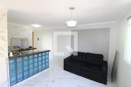 Sala / Cozinha de apartamento para alugar com 2 quartos, 48m² em Conjunto Habitacional Santa Etelvina Iii, São Paulo