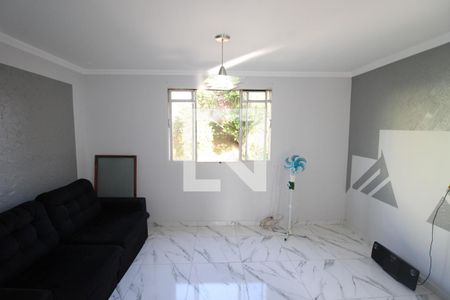 Sala / Cozinha de apartamento para alugar com 2 quartos, 48m² em Conjunto Habitacional Santa Etelvina Iii, São Paulo