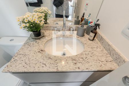 Banheiro de kitnet/studio para alugar com 1 quarto, 26m² em Bela Vista, São Paulo