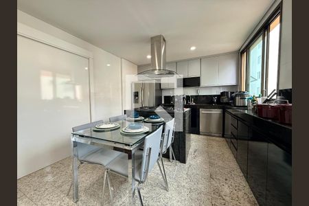 Apartamento à venda com 4 quartos, 177m² em Castelo, Belo Horizonte