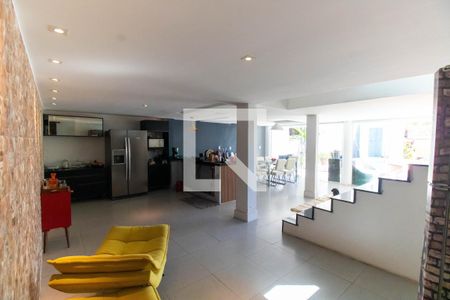 Sala e Cozinha  de casa à venda com 3 quartos, 205m² em Piratininga, Niterói