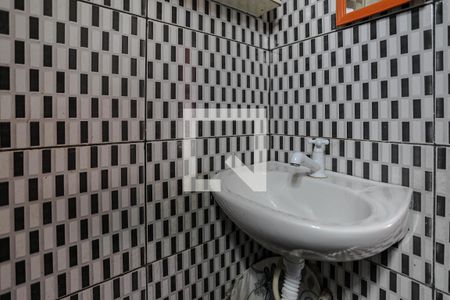 Banheiro de casa para alugar com 1 quarto, 40m² em Jardim Capim-guassu, Ferraz de Vasconcelos