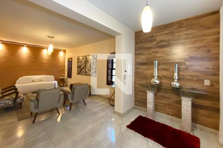 Hall de entrada de casa à venda com 4 quartos, 250m² em Nova Floresta, Belo Horizonte