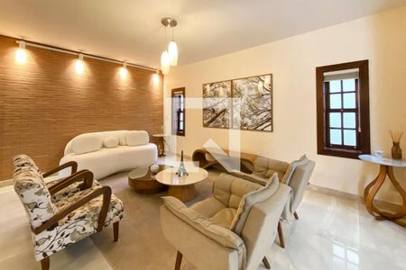 Sala de casa à venda com 4 quartos, 250m² em Nova Floresta, Belo Horizonte