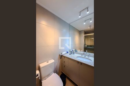 Banheiro de kitnet/studio para alugar com 1 quarto, 21m² em Paraíso, São Paulo