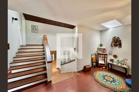 Sala de casa à venda com 4 quartos, 227m² em Jardim Jussara, São Paulo