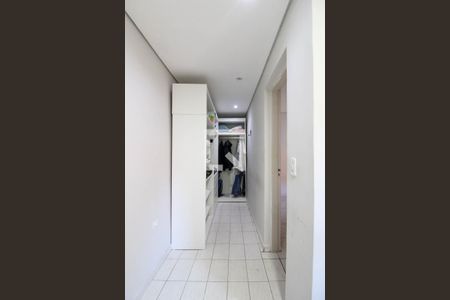 Closet Quarto 1 de casa para alugar com 2 quartos, 166m² em Jardim Bom Refugio, São Paulo