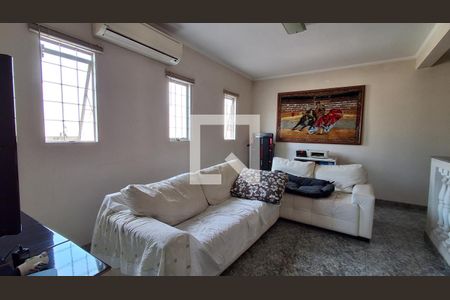 Sala de tv  de casa à venda com 4 quartos, 310m² em Paulicéia, São Bernardo do Campo