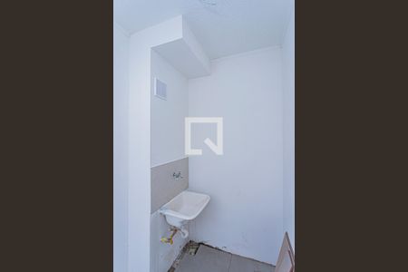 Sala, cozinha e área de serviço de apartamento para alugar com 2 quartos, 32m² em Parque Pan Americano, São Paulo