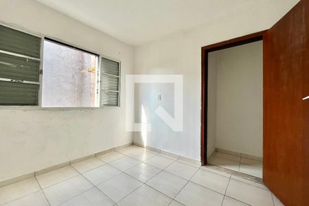 Quarto 1 de casa para alugar com 2 quartos, 55m² em Vila Campestre, São Paulo