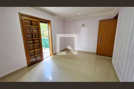 Casa à venda com 3 quartos, 350m² em Jardim Regis, São Paulo