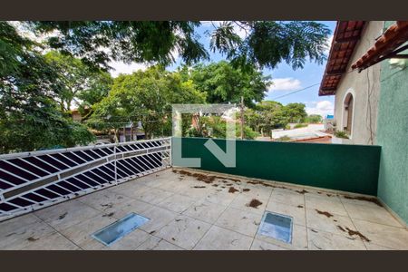 Casa à venda com 3 quartos, 350m² em Jardim Regis, São Paulo