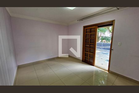 Casa à venda com 3 quartos, 350m² em Jardim Regis, São Paulo