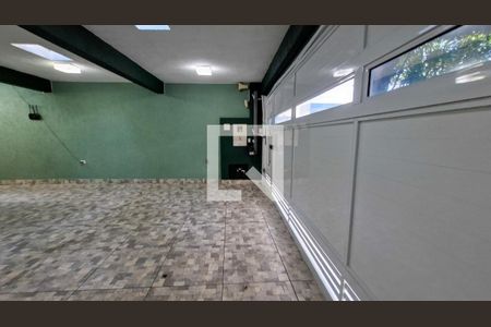 Casa à venda com 3 quartos, 350m² em Jardim Regis, São Paulo