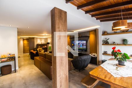 Sala  de casa de condomínio à venda com 4 quartos, 300m² em Alphaville, Santana de Parnaíba