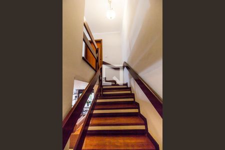 Escada de casa de condomínio à venda com 4 quartos, 300m² em Alphaville, Santana de Parnaíba