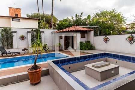 Vista da Sala de casa de condomínio à venda com 4 quartos, 300m² em Alphaville, Santana de Parnaíba
