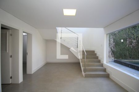 Hall de entrada de casa para alugar com 2 quartos, 408m² em Vila Tramontano, São Paulo