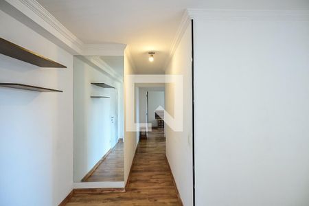 Corredor de apartamento para alugar com 2 quartos, 56m² em Jardim Henriqueta, Taboão da Serra