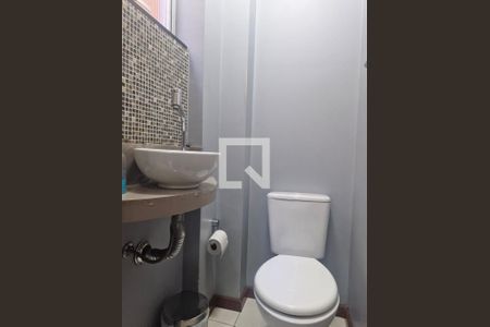Lavabo  de apartamento para alugar com 3 quartos, 98m² em Centro Histórico, Porto Alegre