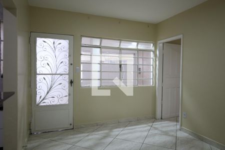 Casa para alugar com 2 quartos, 150m² em Jardim Alzira, São Paulo