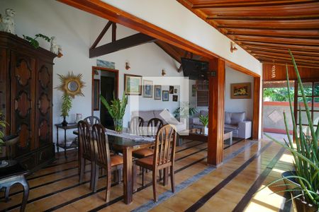 Sala de casa para alugar com 3 quartos, 450m² em Eldorado, Maricá