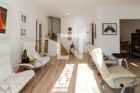 Sala de casa à venda com 3 quartos, 120m² em Vila Cordeiro, São Paulo