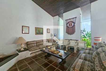 Casa para alugar com 5 quartos, 420m² em Balneario Praia do Pernambuco, Guarujá