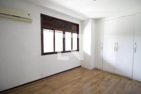 Suíte 1 de casa de condomínio para alugar com 4 quartos, 330m² em Freguesia (jacarepaguá), Rio de Janeiro