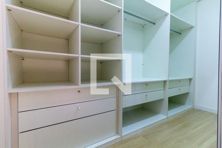 Closet 1 de casa à venda com 2 quartos, 159m² em Jardim Textil, São Paulo