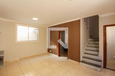 Sala de casa à venda com 2 quartos, 124m² em São Geraldo, Belo Horizonte
