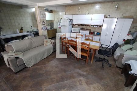 Casa à venda com 3 quartos, 210m² em Vila Santana, São Paulo