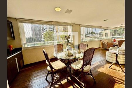 Apartamento à venda com 3 quartos, 206m² em Campo Belo, São Paulo