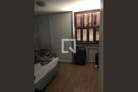 Casa à venda com 3 quartos, 240m² em Jardim Santa Emilia, São Paulo