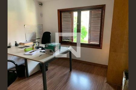 Casa à venda com 3 quartos, 290m² em Vila Sonia, São Paulo