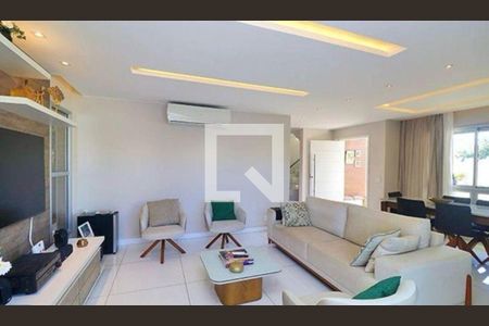 Casa à venda com 4 quartos, 210m² em Recreio dos Bandeirantes, Rio de Janeiro