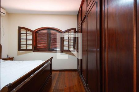 Casa à venda com 4 quartos, 300m² em Piratininga, Niterói