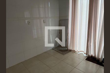 Casa à venda com 3 quartos, 220m² em Piratininga, Niterói