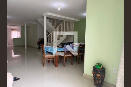 Casa à venda com 3 quartos, 220m² em Piratininga, Niterói