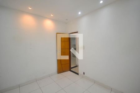 Quarto 1 de casa para alugar com 2 quartos, 70m² em Jardim Continental, Nova Iguaçu