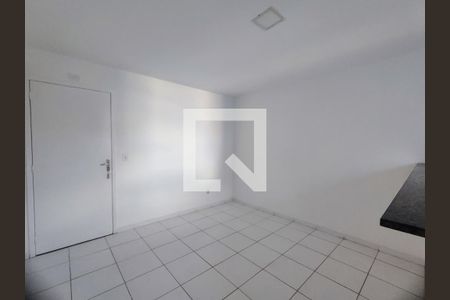 Sala de apartamento para alugar com 2 quartos, 45m² em Recreio dos Bandeirantes, Rio de Janeiro