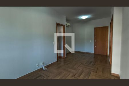 Sala de apartamento para alugar com 2 quartos, 70m² em Barra da Tijuca, Rio de Janeiro