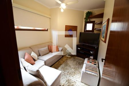 Sala de TV de casa de condomínio à venda com 4 quartos, 381m² em Jardim Chapadão, Campinas