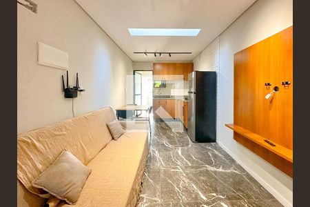 Sala de TV de apartamento para alugar com 1 quarto, 30m² em São João do Rio Vermelho, Florianópolis