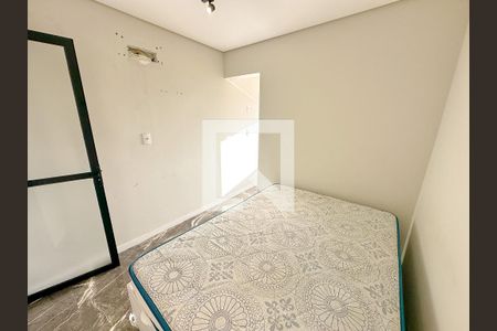 Quarto  de apartamento para alugar com 1 quarto, 30m² em São João do Rio Vermelho, Florianópolis
