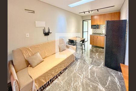 Sala de TV de apartamento para alugar com 1 quarto, 30m² em São João do Rio Vermelho, Florianópolis