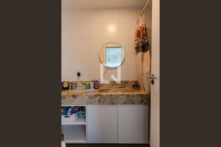 Banheiro da Suíte 1 de apartamento para alugar com 2 quartos, 160m² em Santa Tereza, Porto Alegre